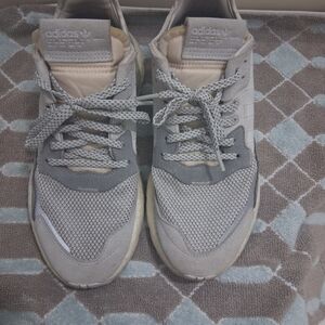 Adidas Womens Nite Jogger DA8692 Gray Sneakers 8.5 Pre-owned